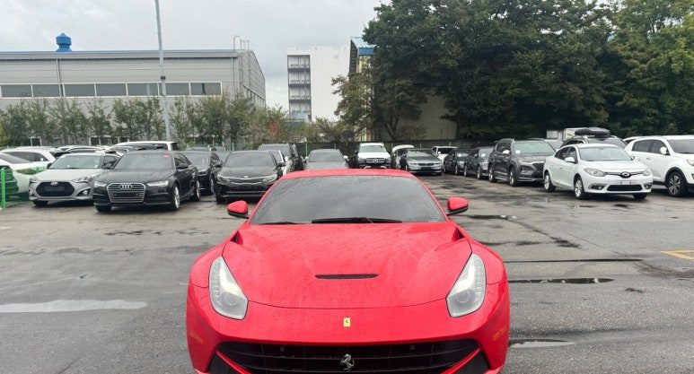 Ferrari F12
